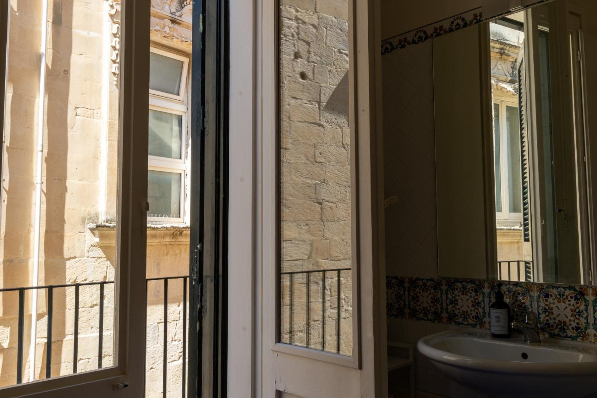 לצ'ה Palazzo Della Contessa - Suites & Breakfast מראה חיצוני תמונה